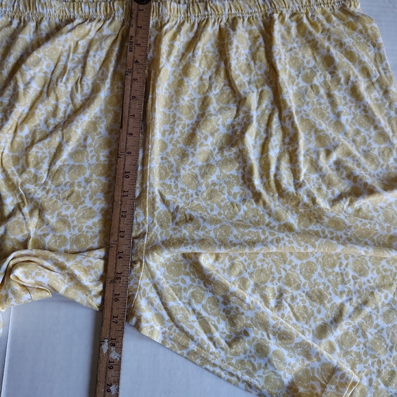 Cozee Corner Pajama Set Size 4X Short Sleeve Shirt & Shorts White Yellow - Picture 7 of 15